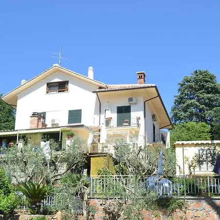 Al Pino Bed & Breakfast